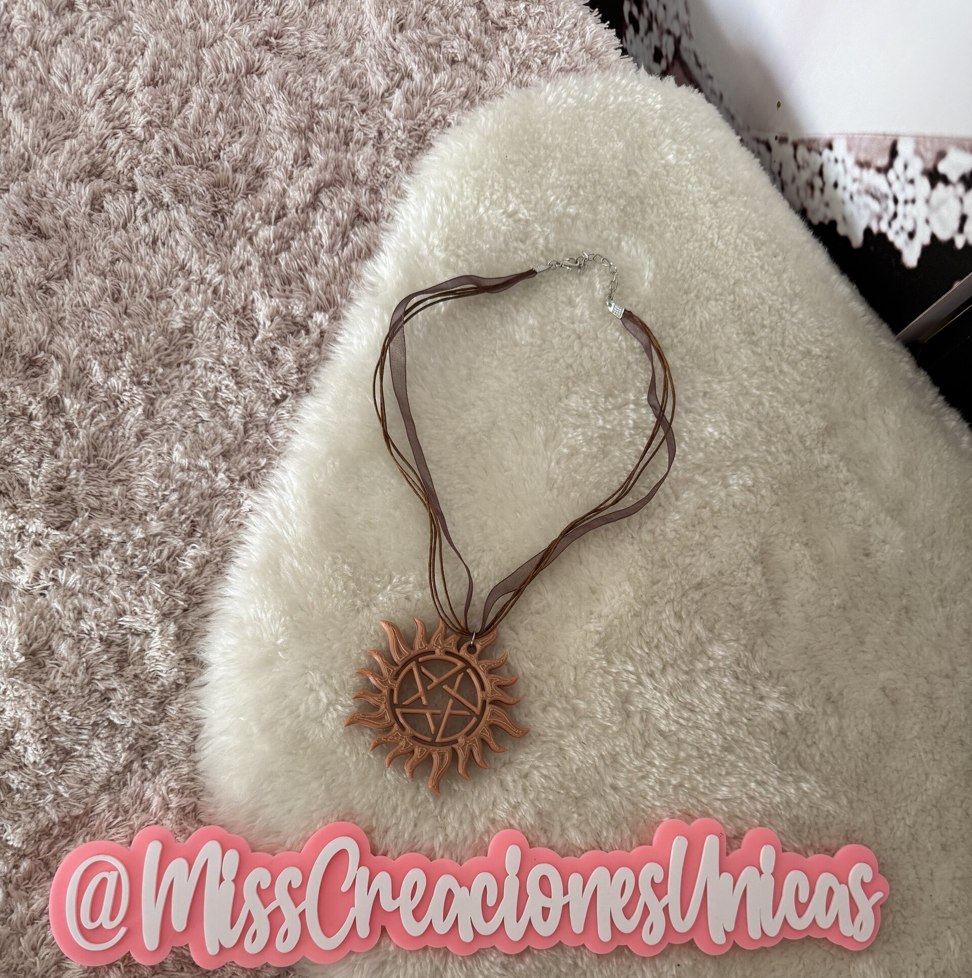 Colgante simbolo Antiposesion SPN - 3