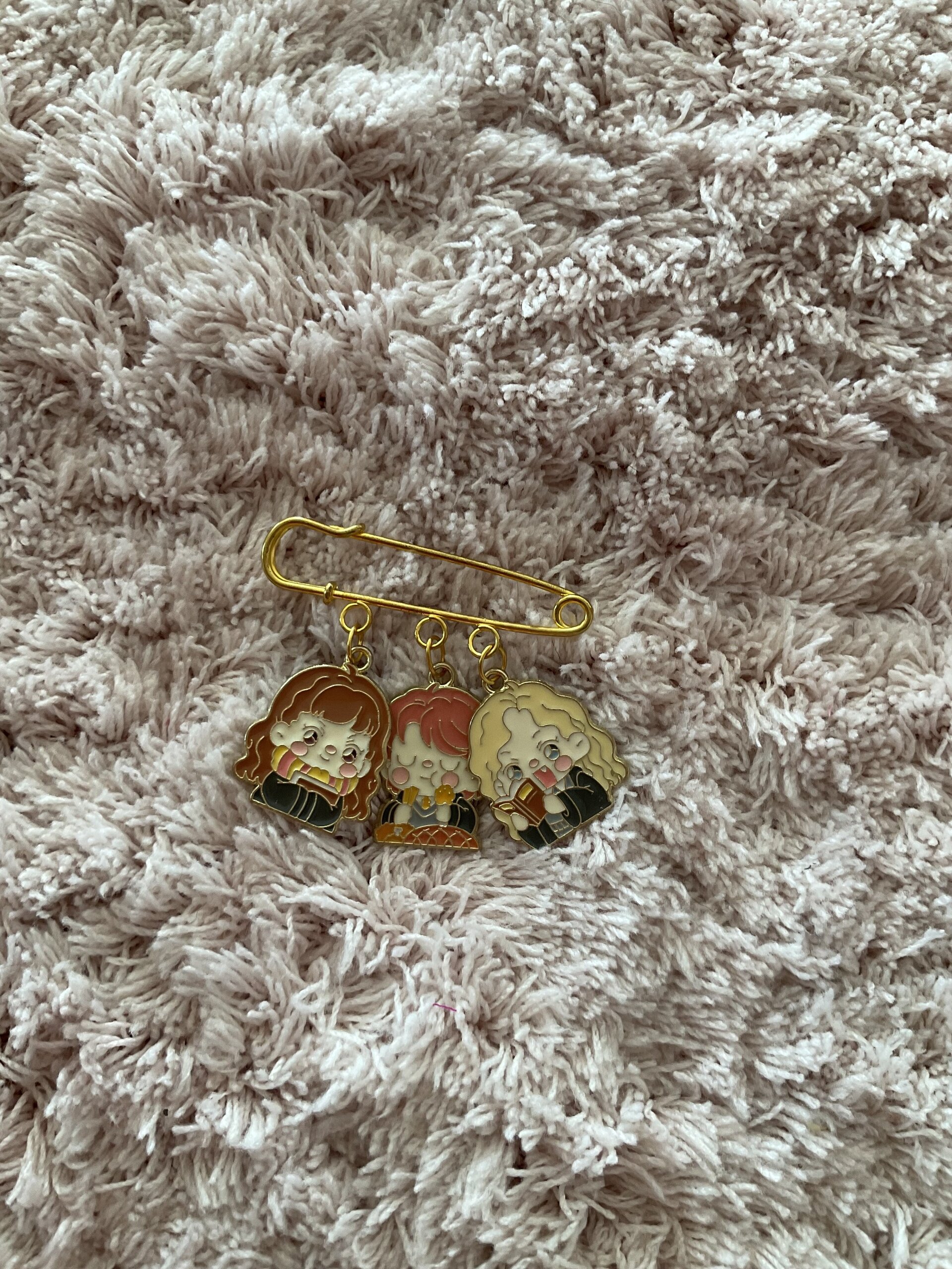 Broche H.P - 3