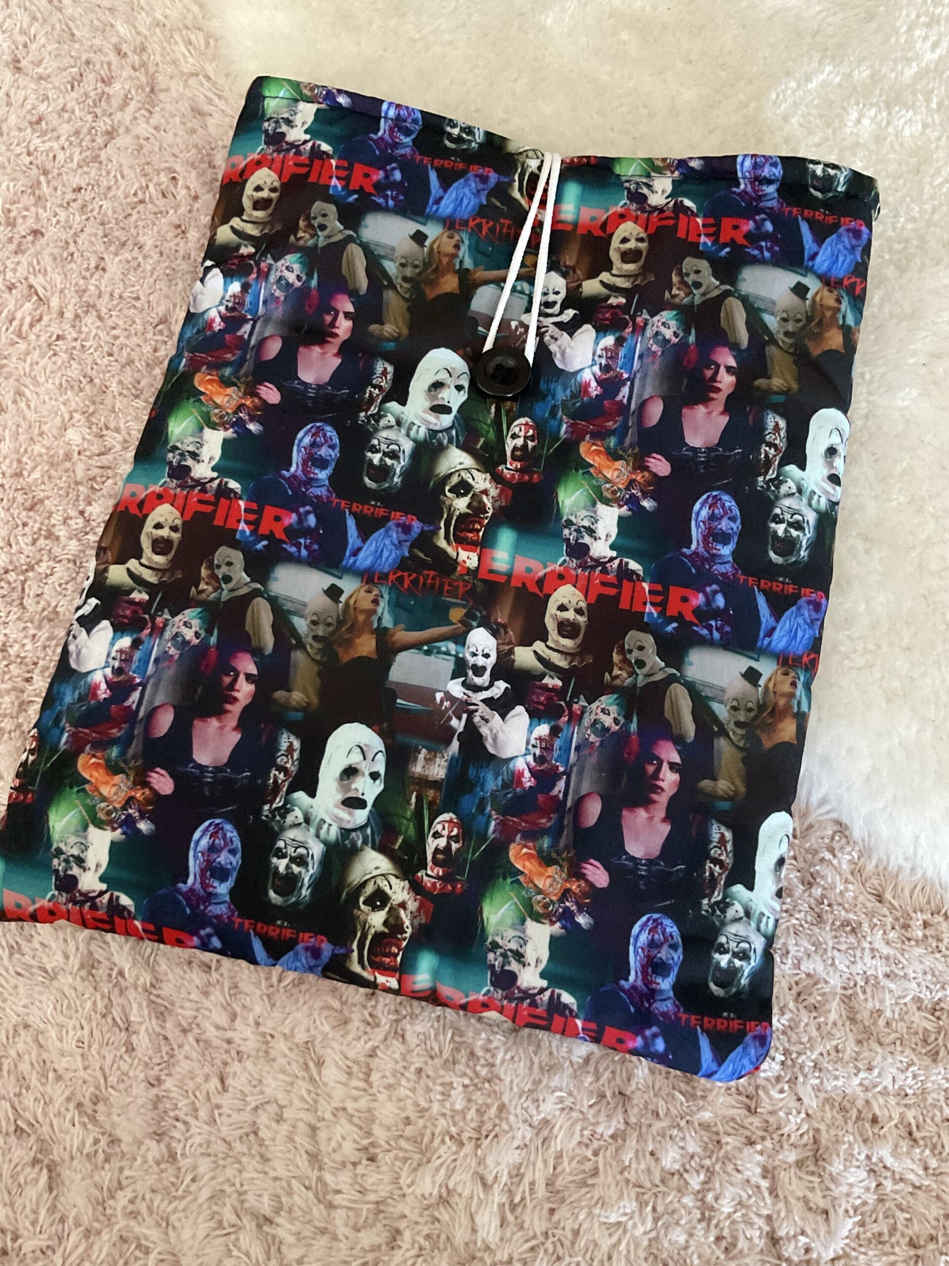 Funda libro Terrifier - 8